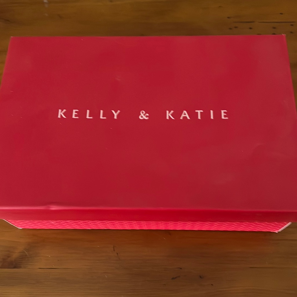 Kelly  Katie Brand New In Box Nude Pumps